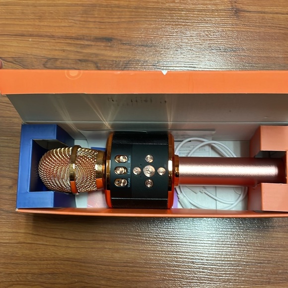 BONAOK Bluetooth Wireless Karaoke Microphone with LED Lights,4-in-1 Portable - Picture 6 of 7